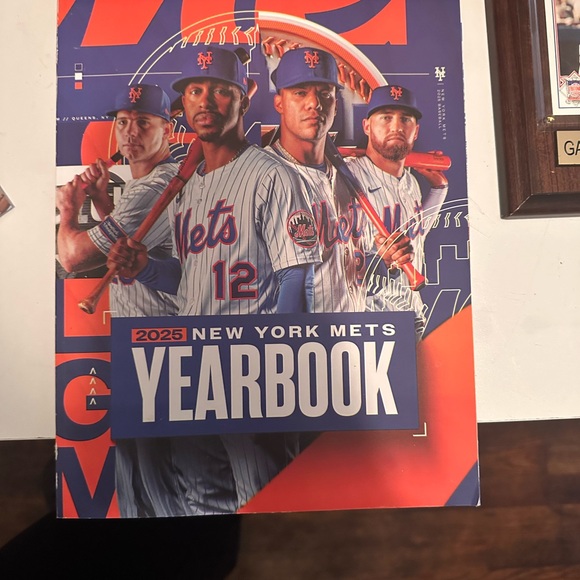 New York Mets 2025 Yearbook - Picture 1 of 4